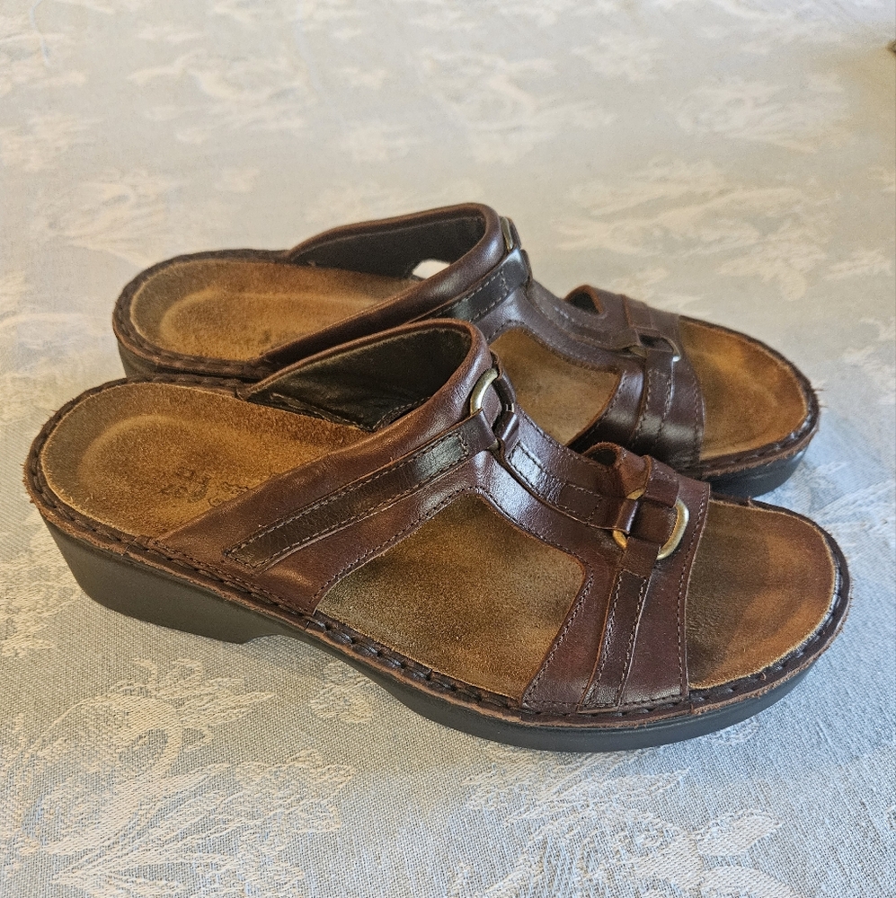 Naot Sandals Women Sz 37 (US 6-6.5) Brown Leather‎ Mid Heel